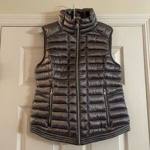 Calvin Klein M Puffer Vest. Metallic Silver.